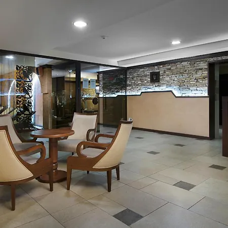 Royal Park Hotel Апартамент *